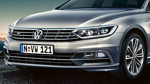 VW-Passat Wagon - Safety - Ready for the unexpected.